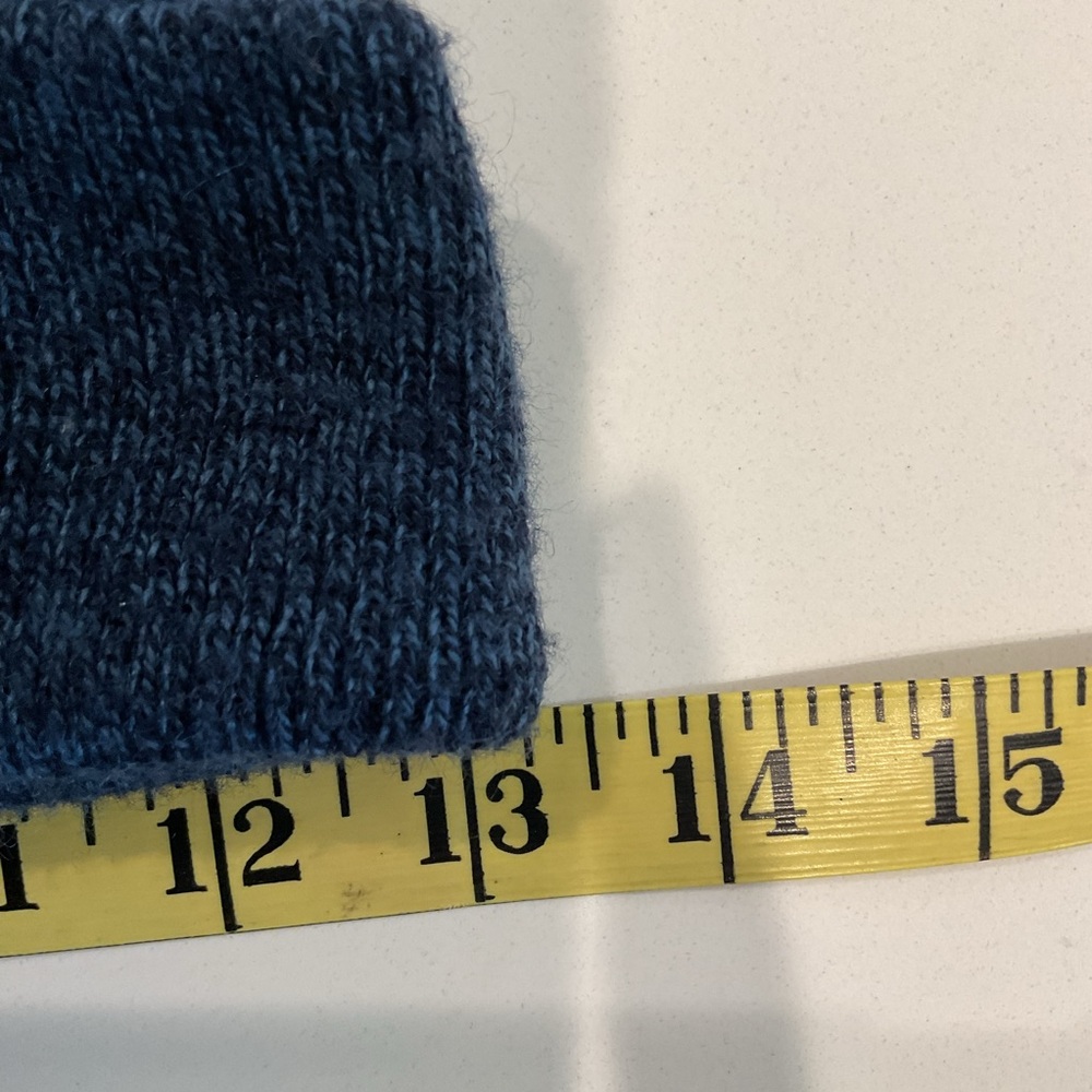 Carhartt beanie one size fits all stretches up to almost 13 1/2 along the bottom - Picture 5 of 5